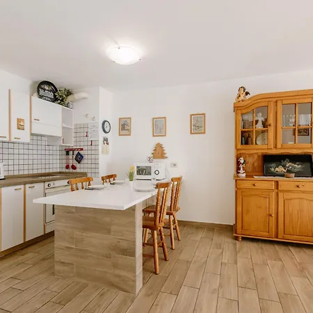 Διαμέρισμα Cesa Lucilla By Interhome Canazei