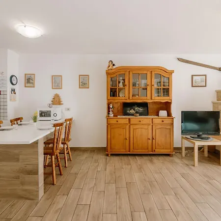 Cesa Lucilla By Interhome Canazei